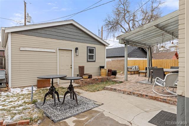 3311 N Josephine Street