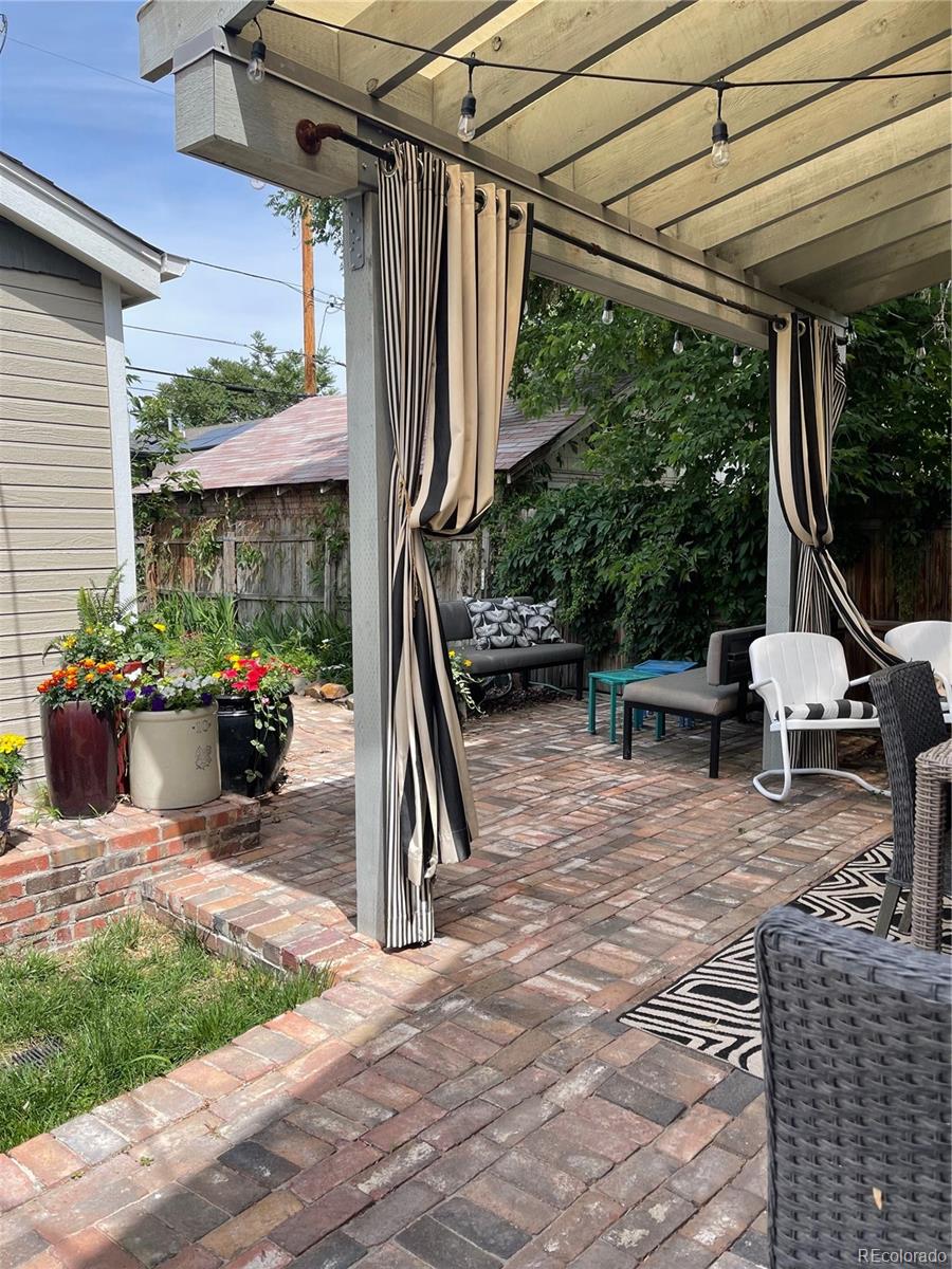 3311 N Josephine Street