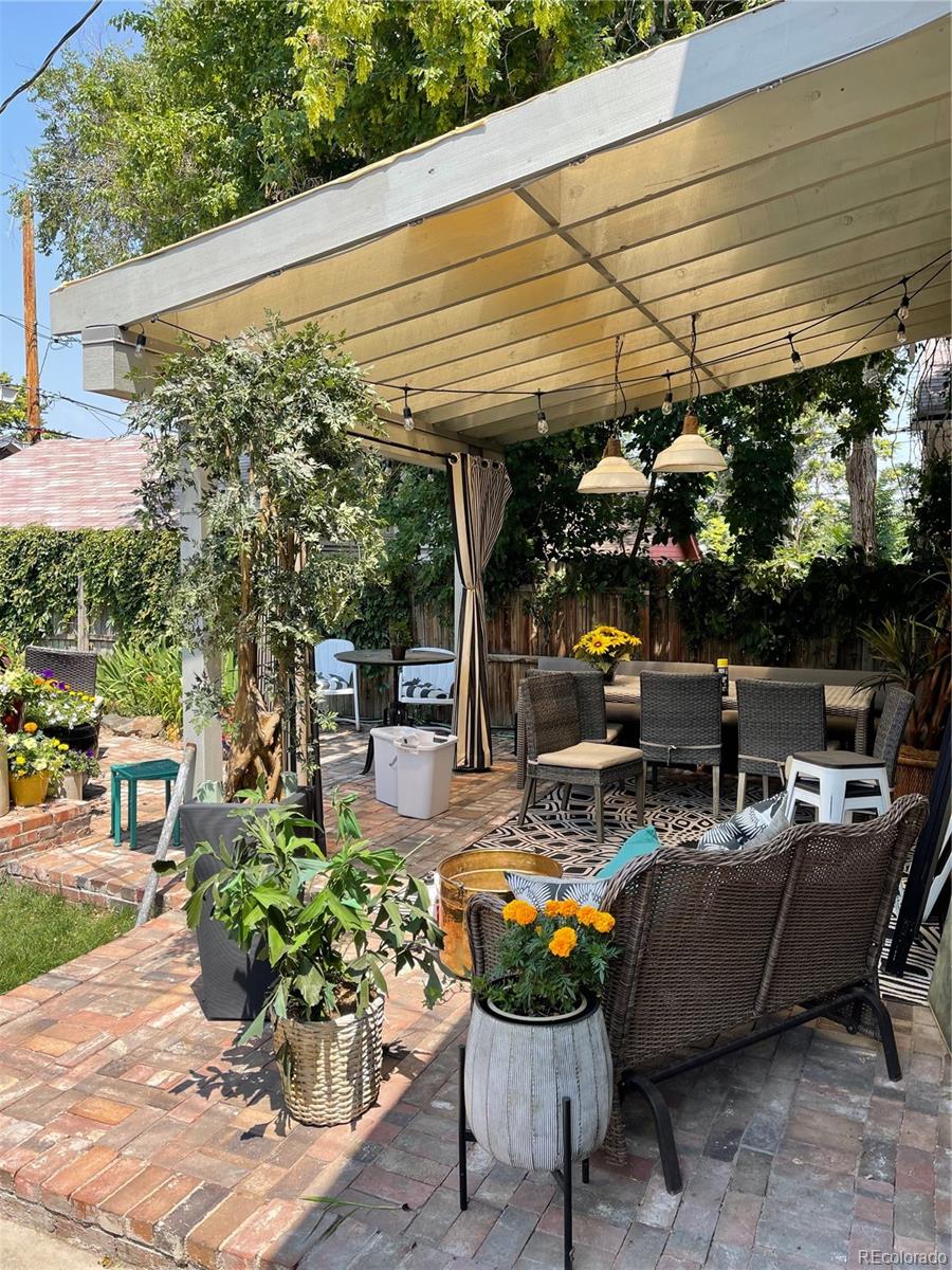 3311 N Josephine Street