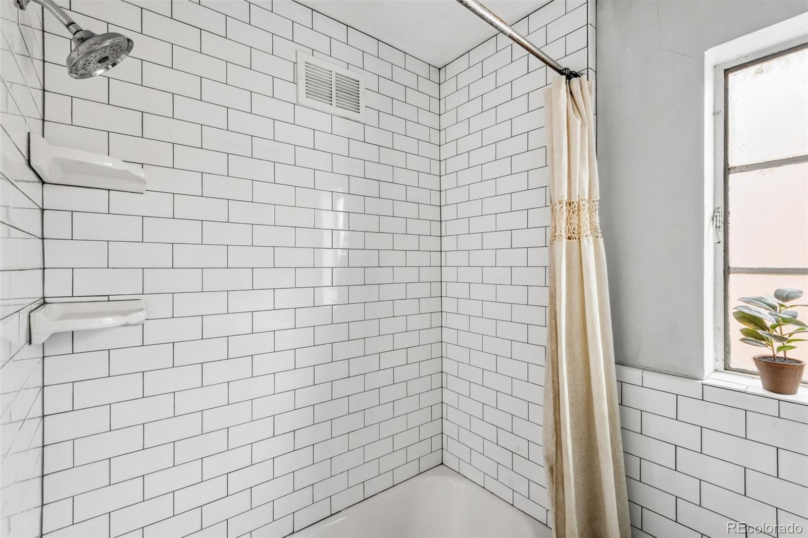 1050 N Logan Street Unit: C