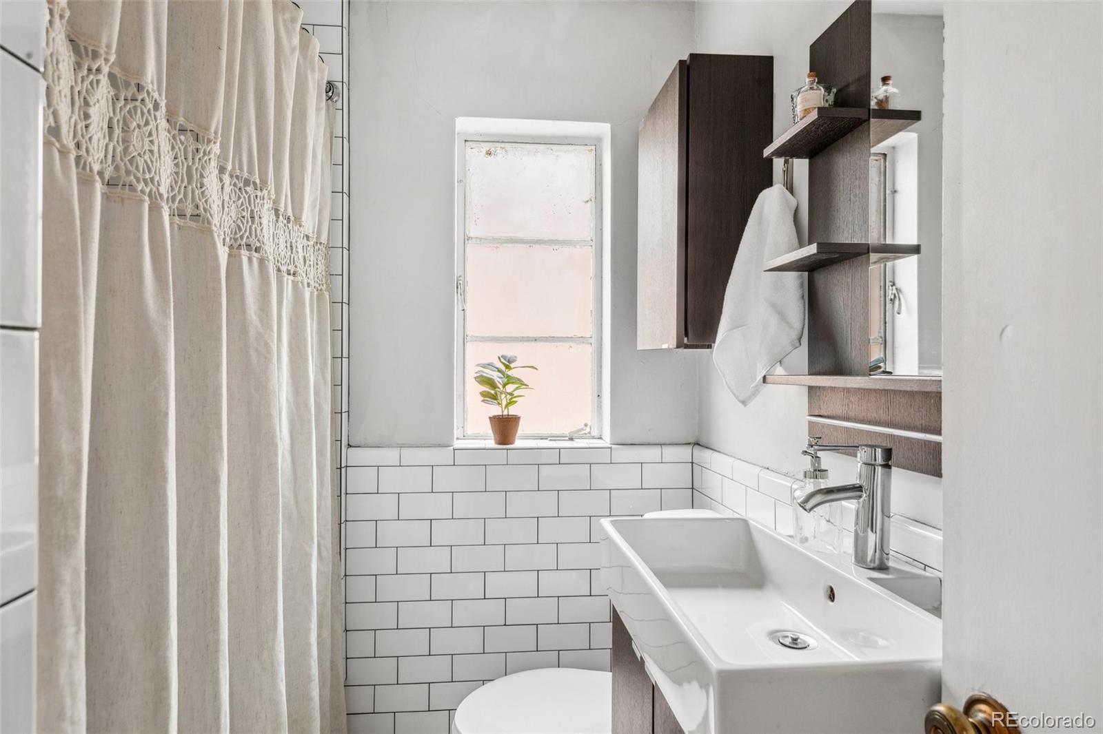 1050 N Logan Street Unit: C