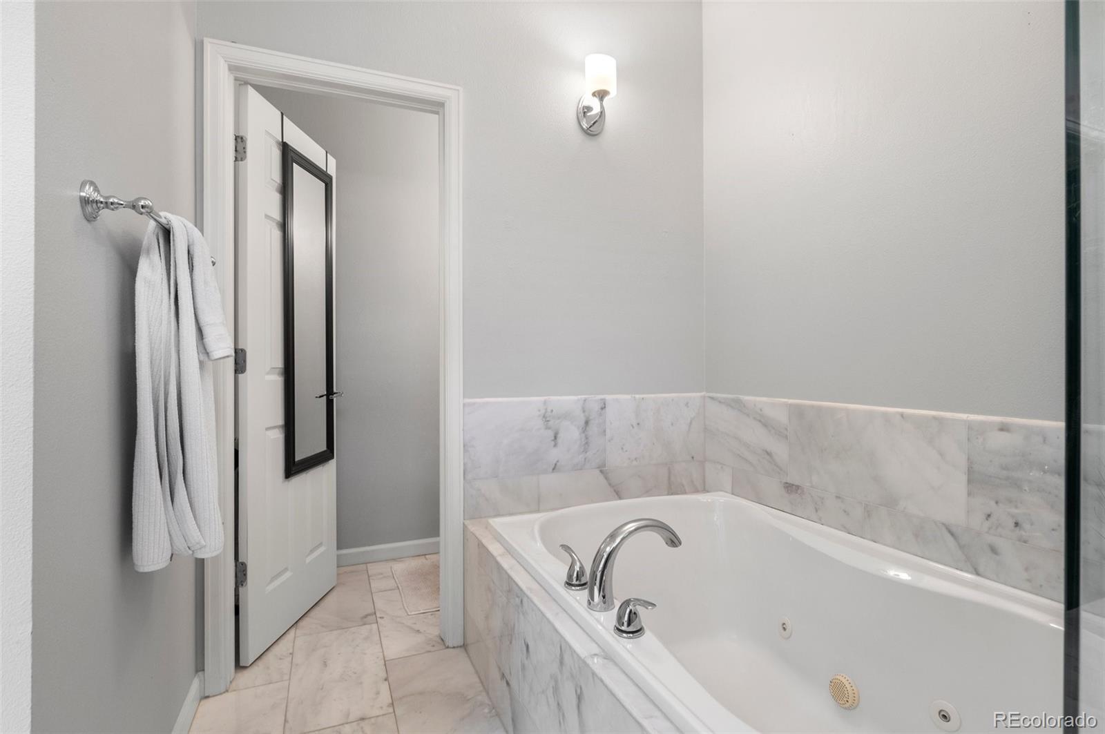 217 S Jackson Street Unit: G