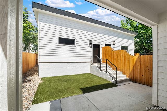 1239 Newton Street