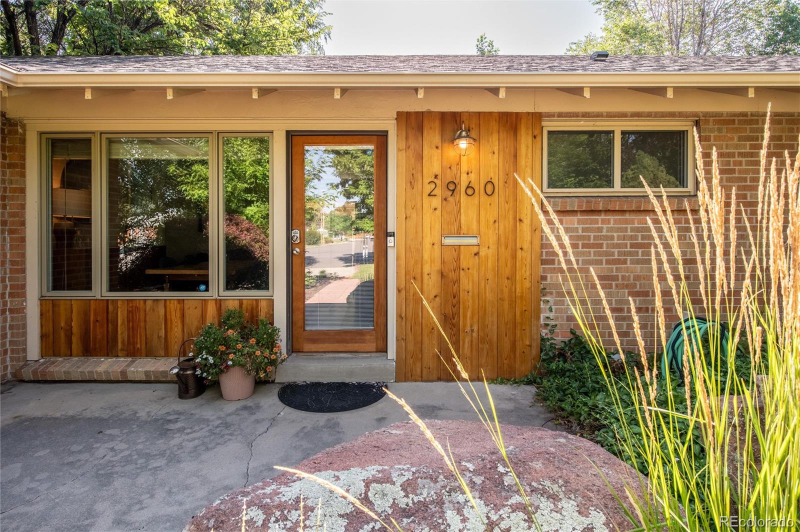 2960 N Steele Street