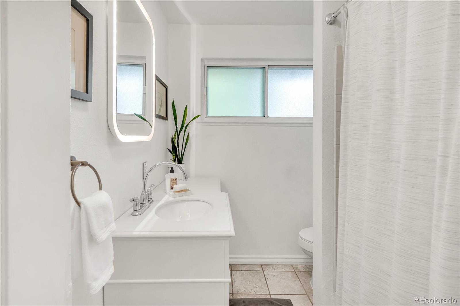 2960 N Steele Street