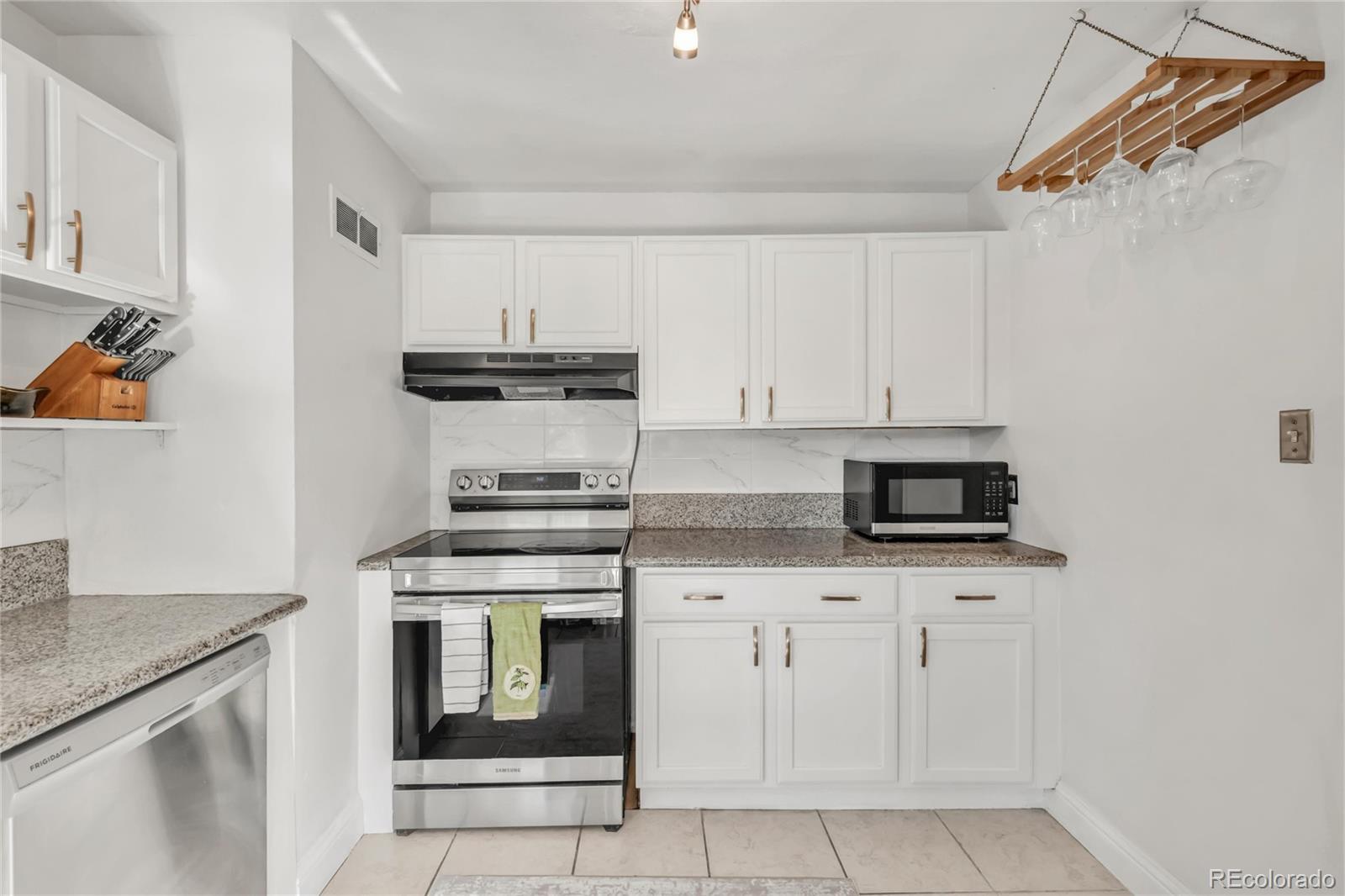 2960 N Steele Street