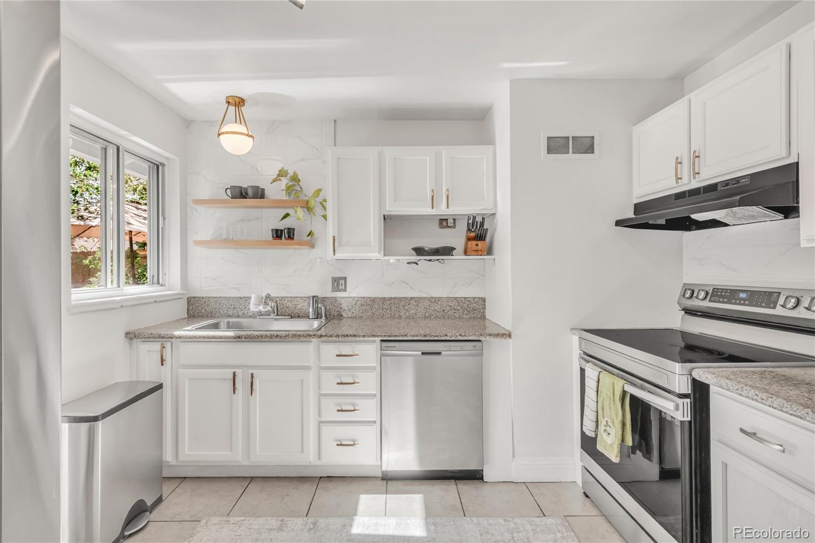 2960 N Steele Street