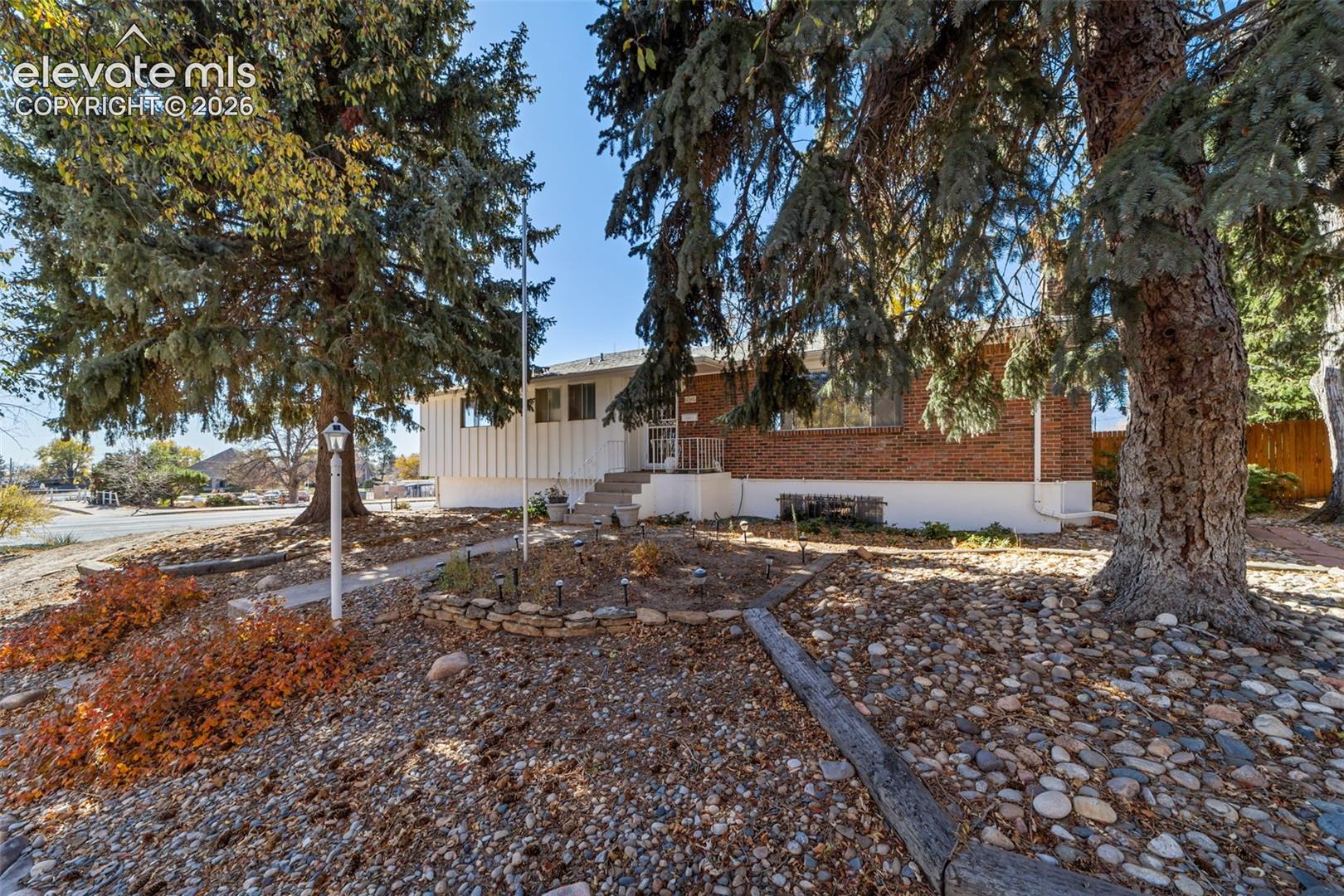 2302 Kent Lane