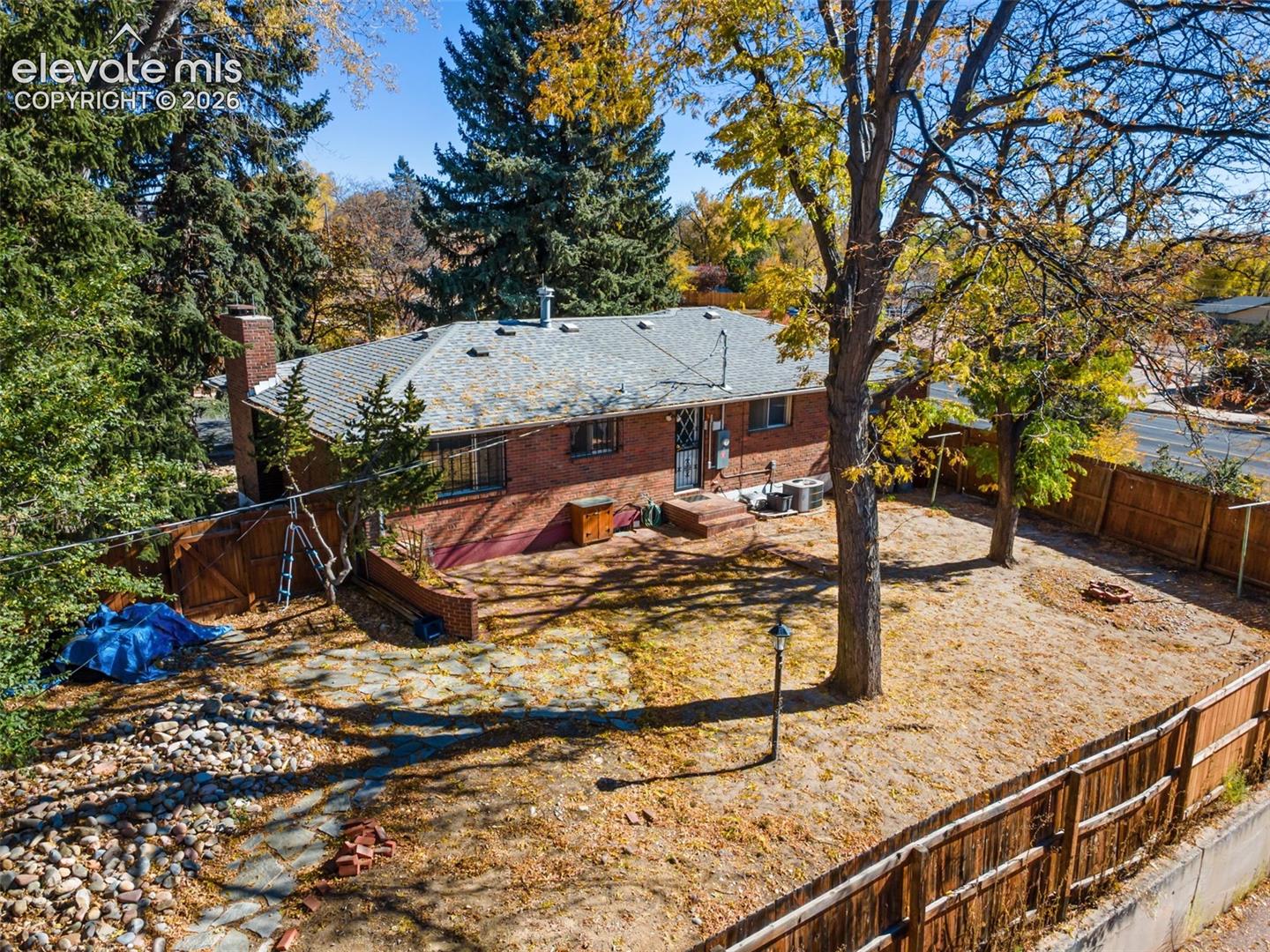 2302 Kent Lane