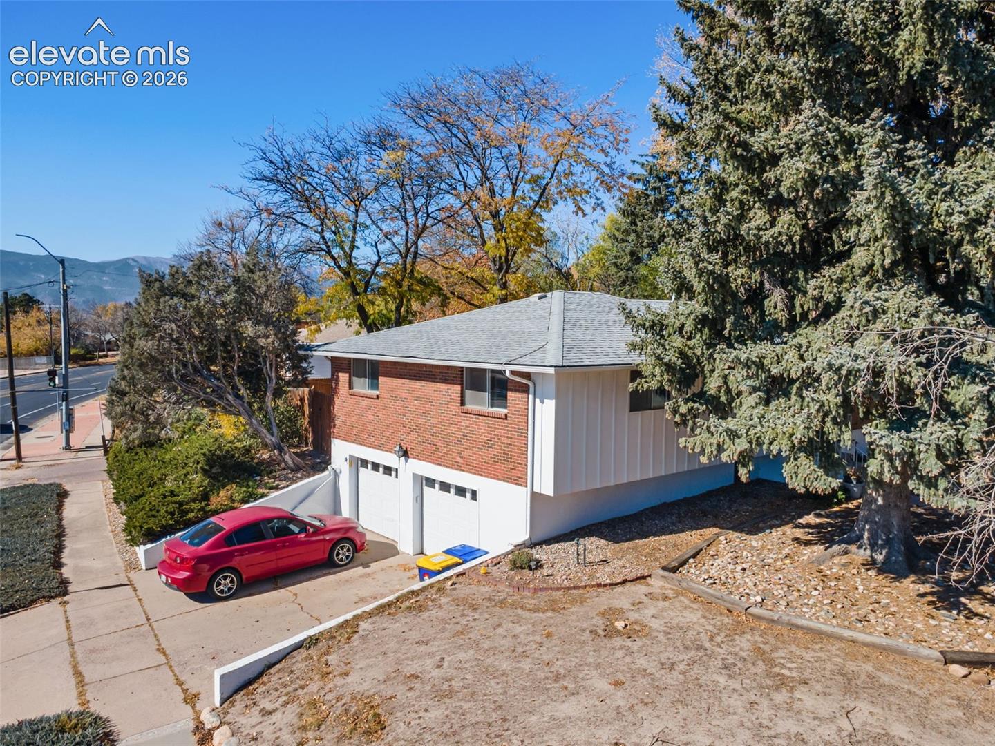 2302 Kent Lane