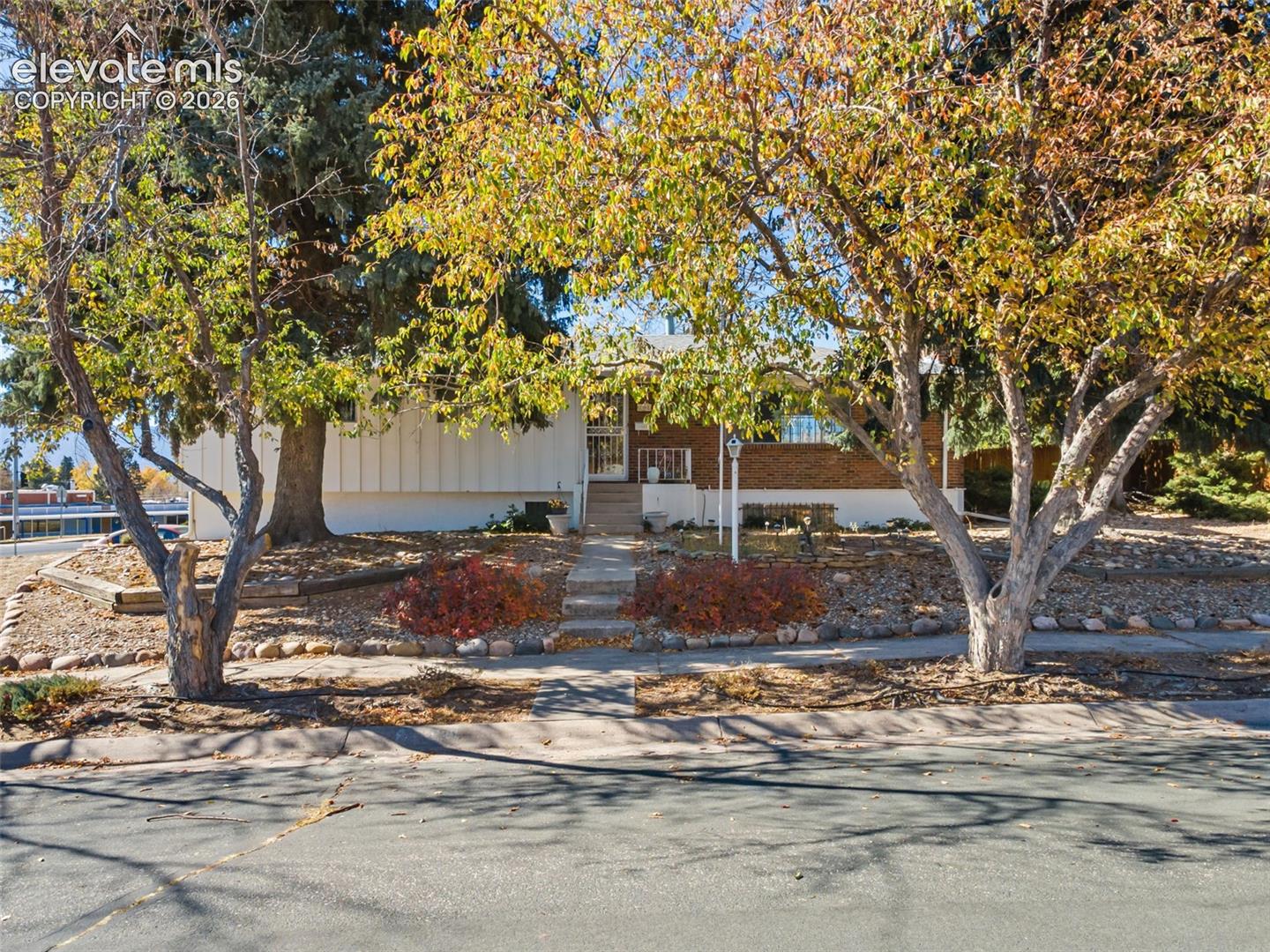 2302 Kent Lane