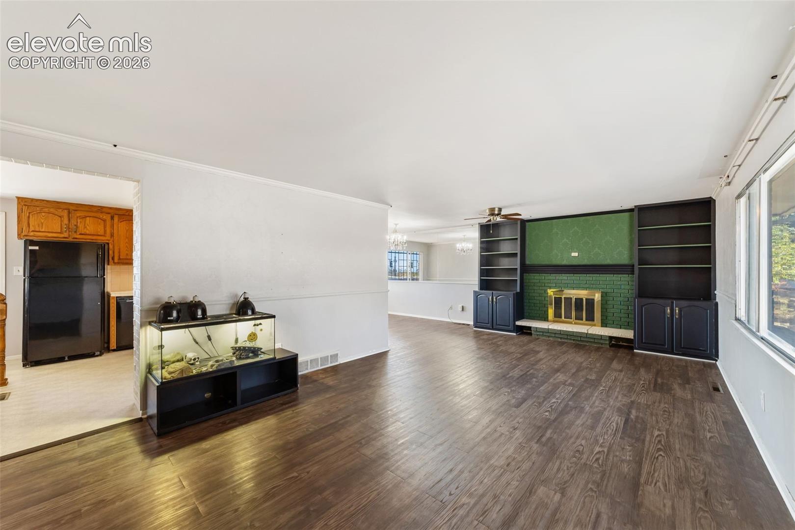 2302 Kent Lane