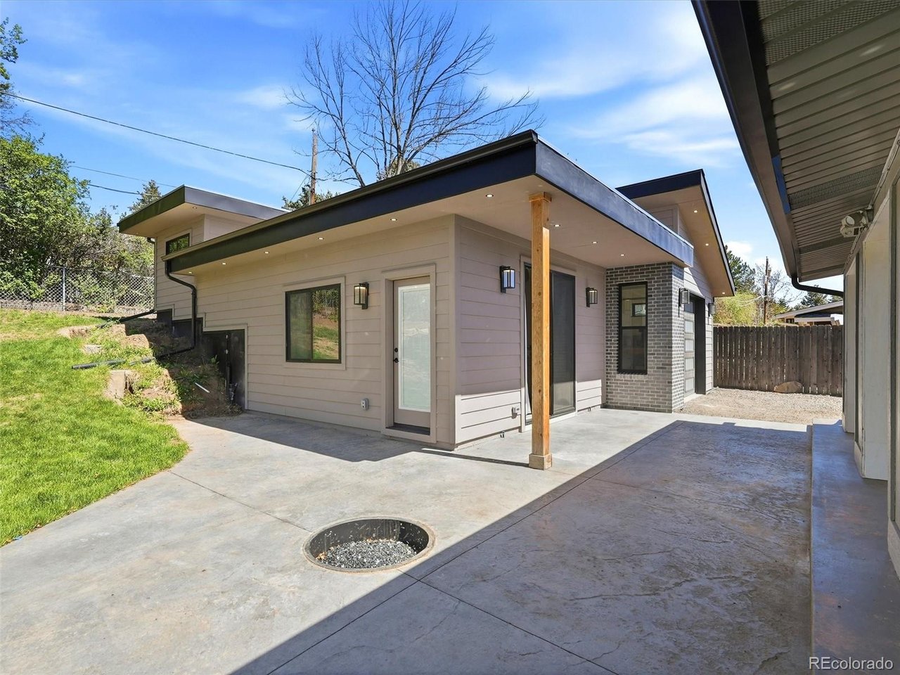 2758 S Ingalls Way