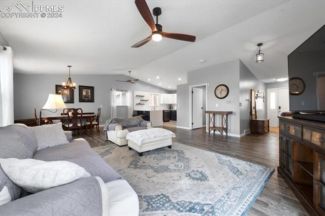 330 Hinks Court