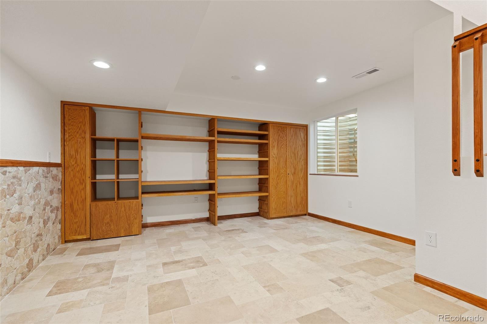 8983 Cloverleaf Circle