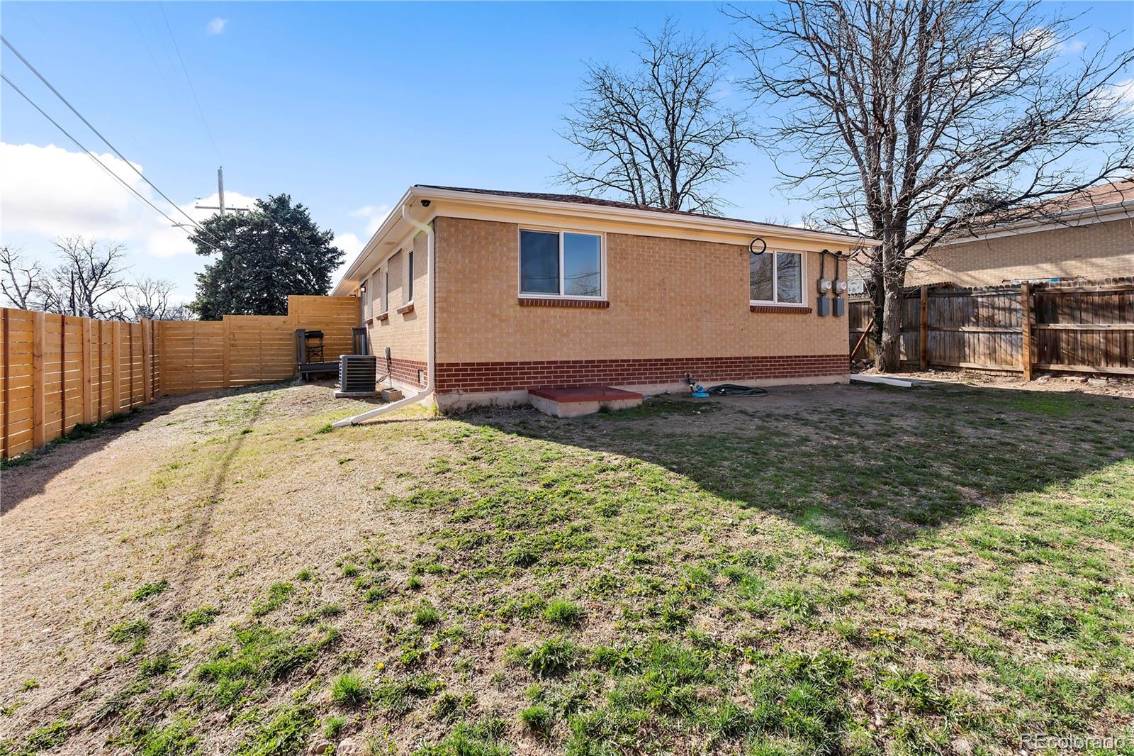 904 Winona Court