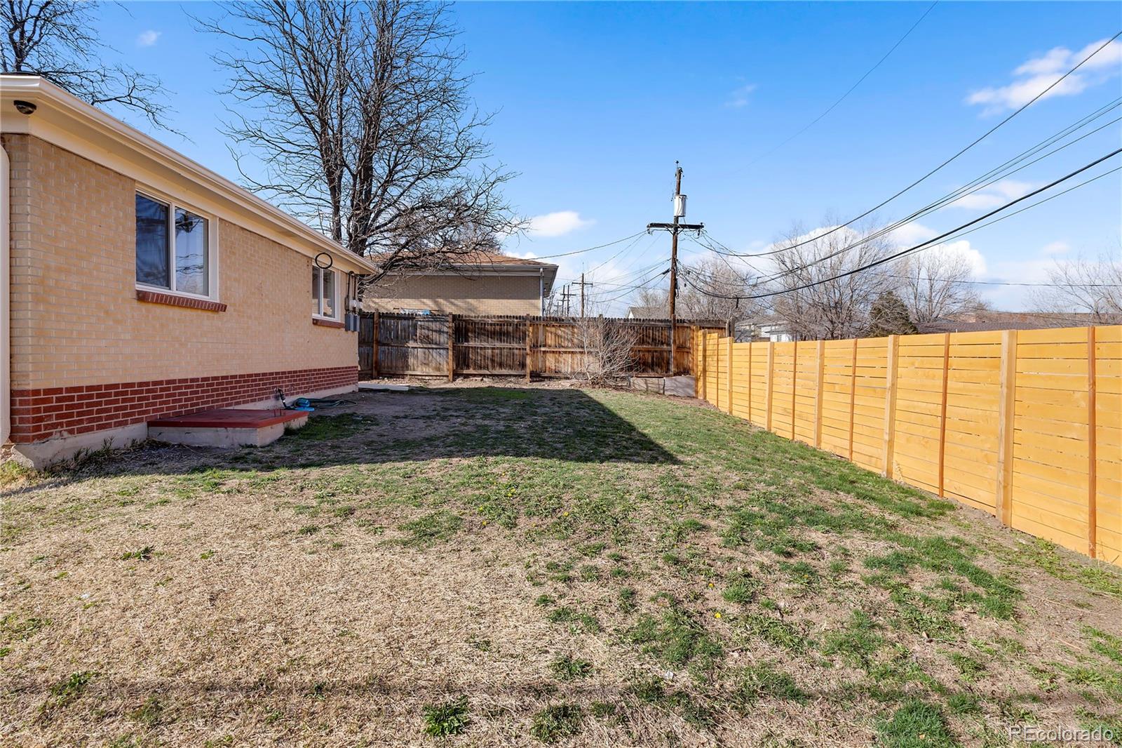 904 Winona Court