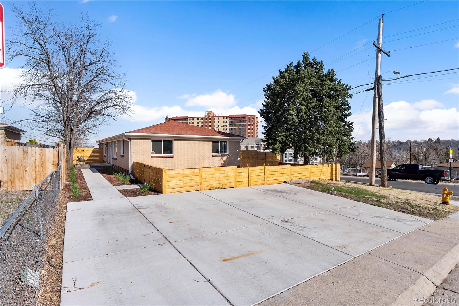 904 Winona Court