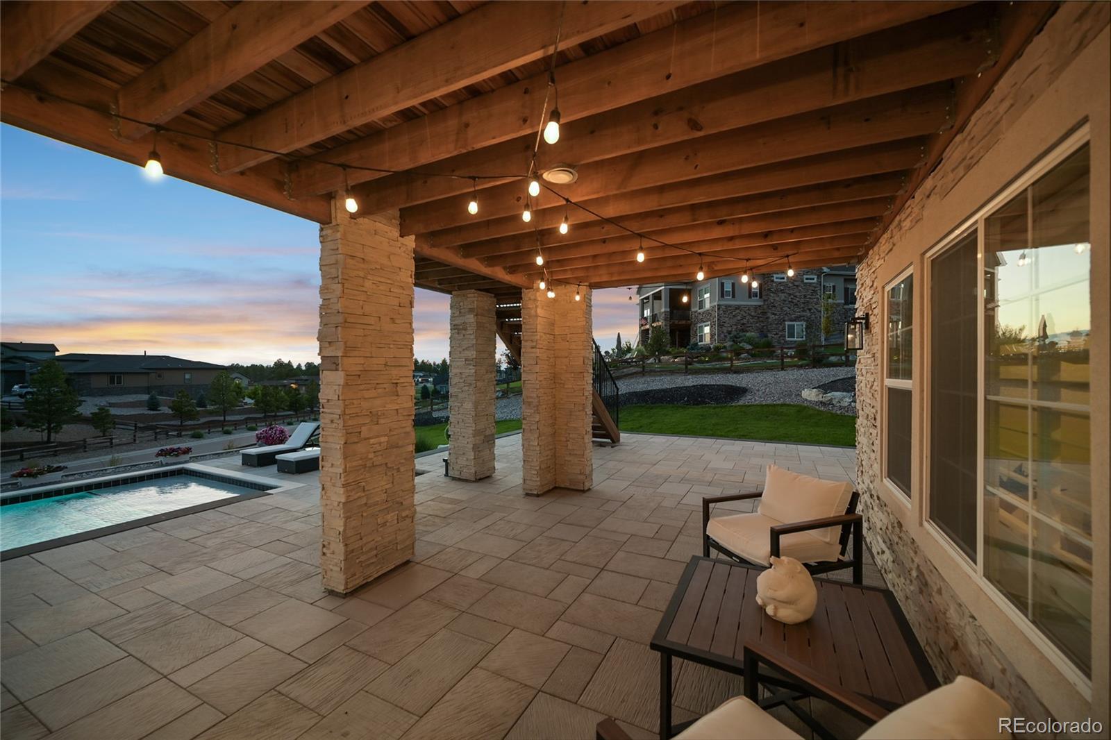 5625 Heritage Oak Drive