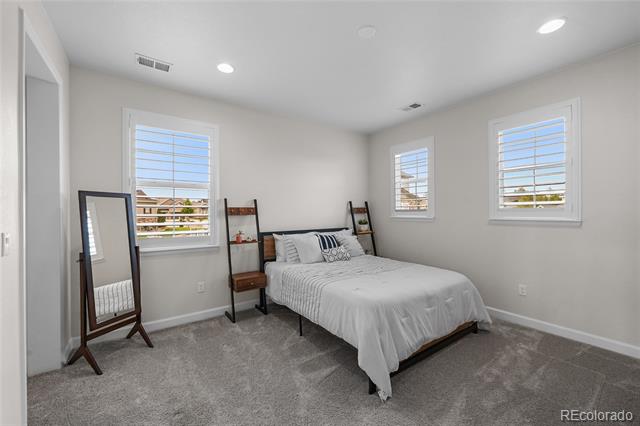 5625 Heritage Oak Drive