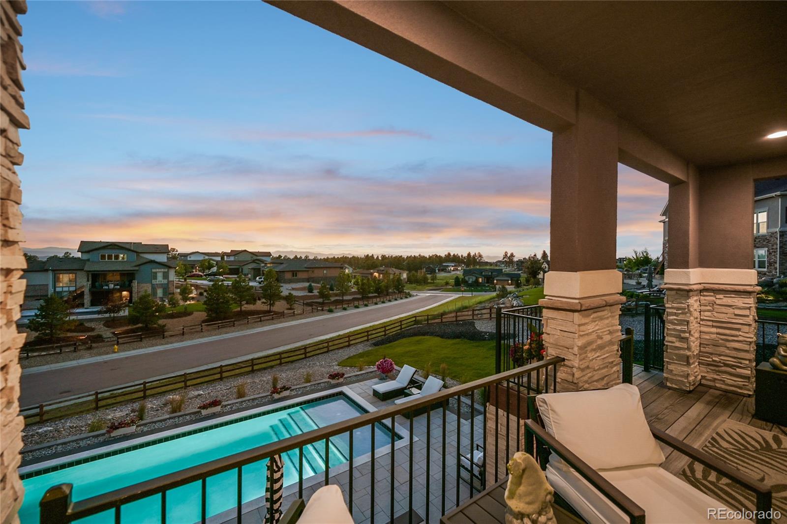 5625 Heritage Oak Drive