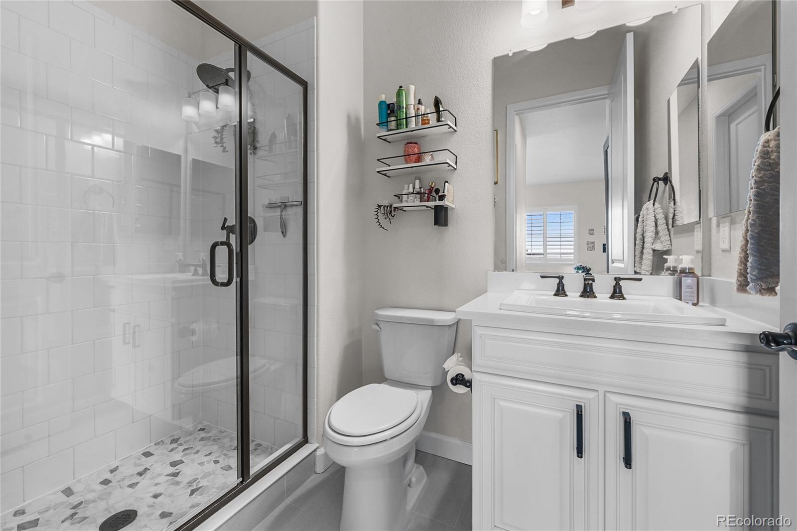 5625 Heritage Oak Drive