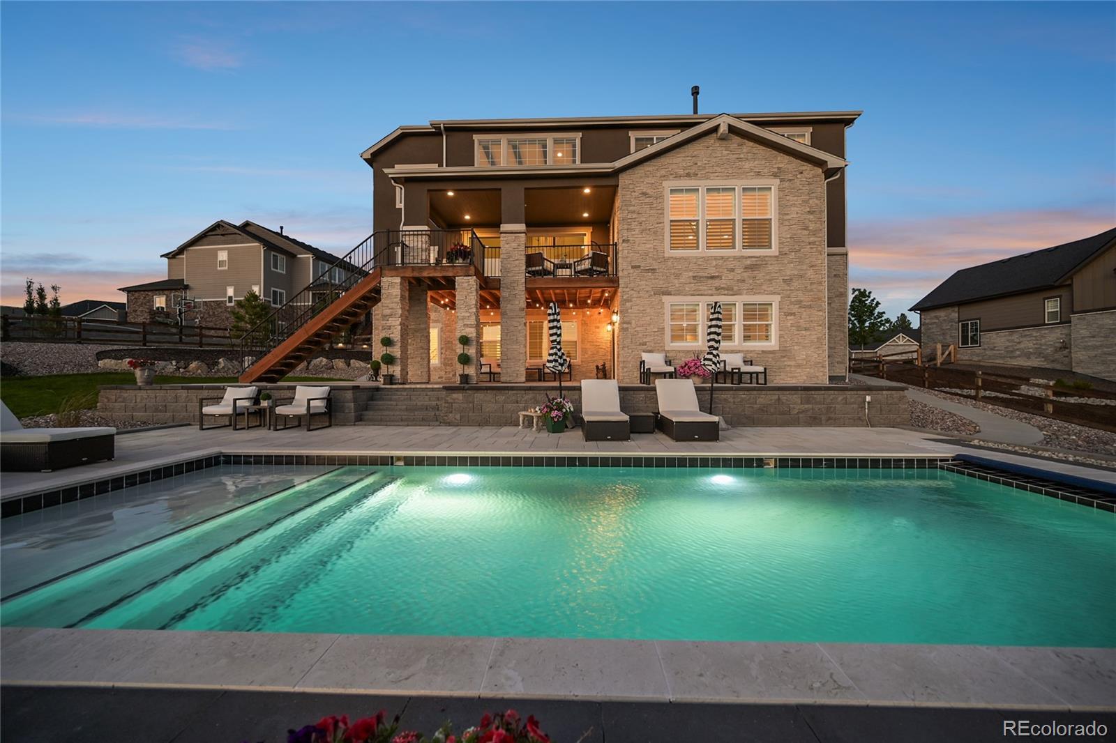 5625 Heritage Oak Drive