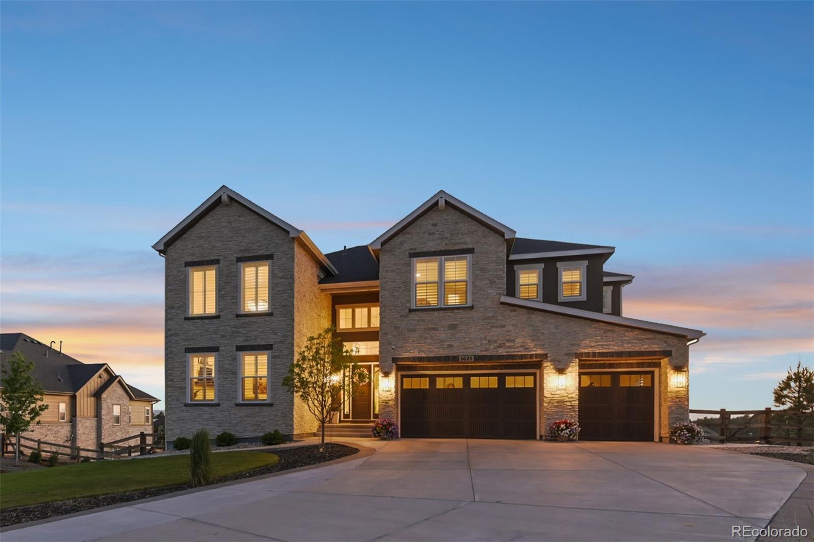 5625 Heritage Oak Drive