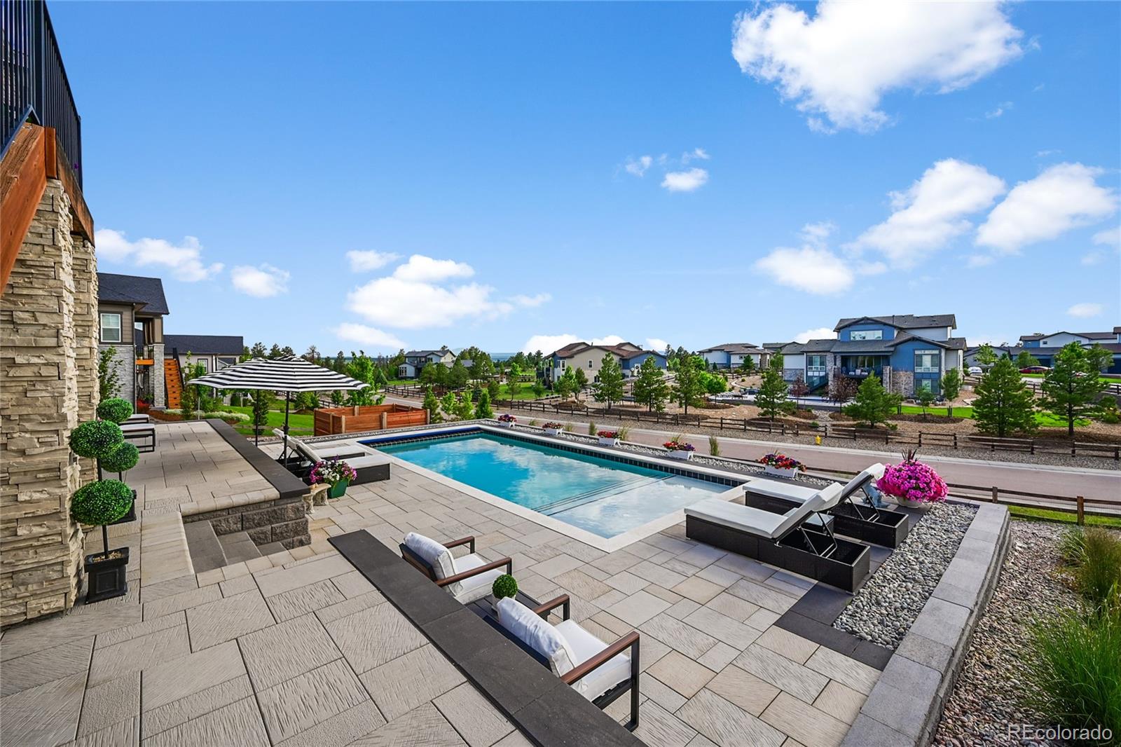 5625 Heritage Oak Drive