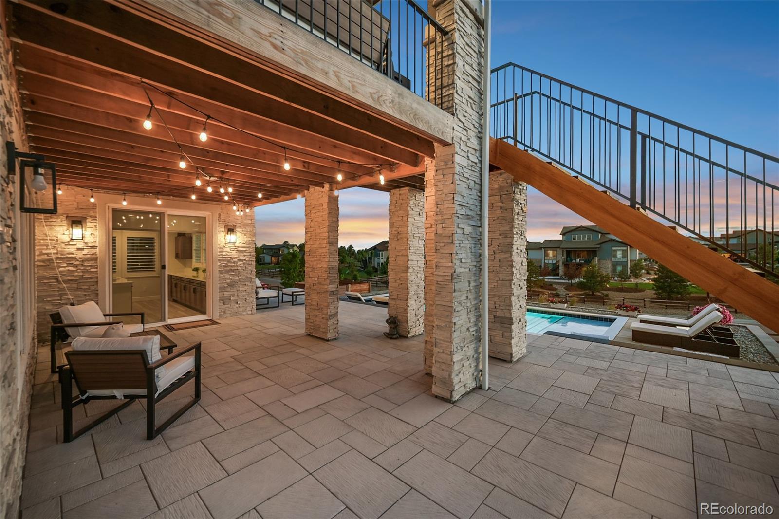 5625 Heritage Oak Drive