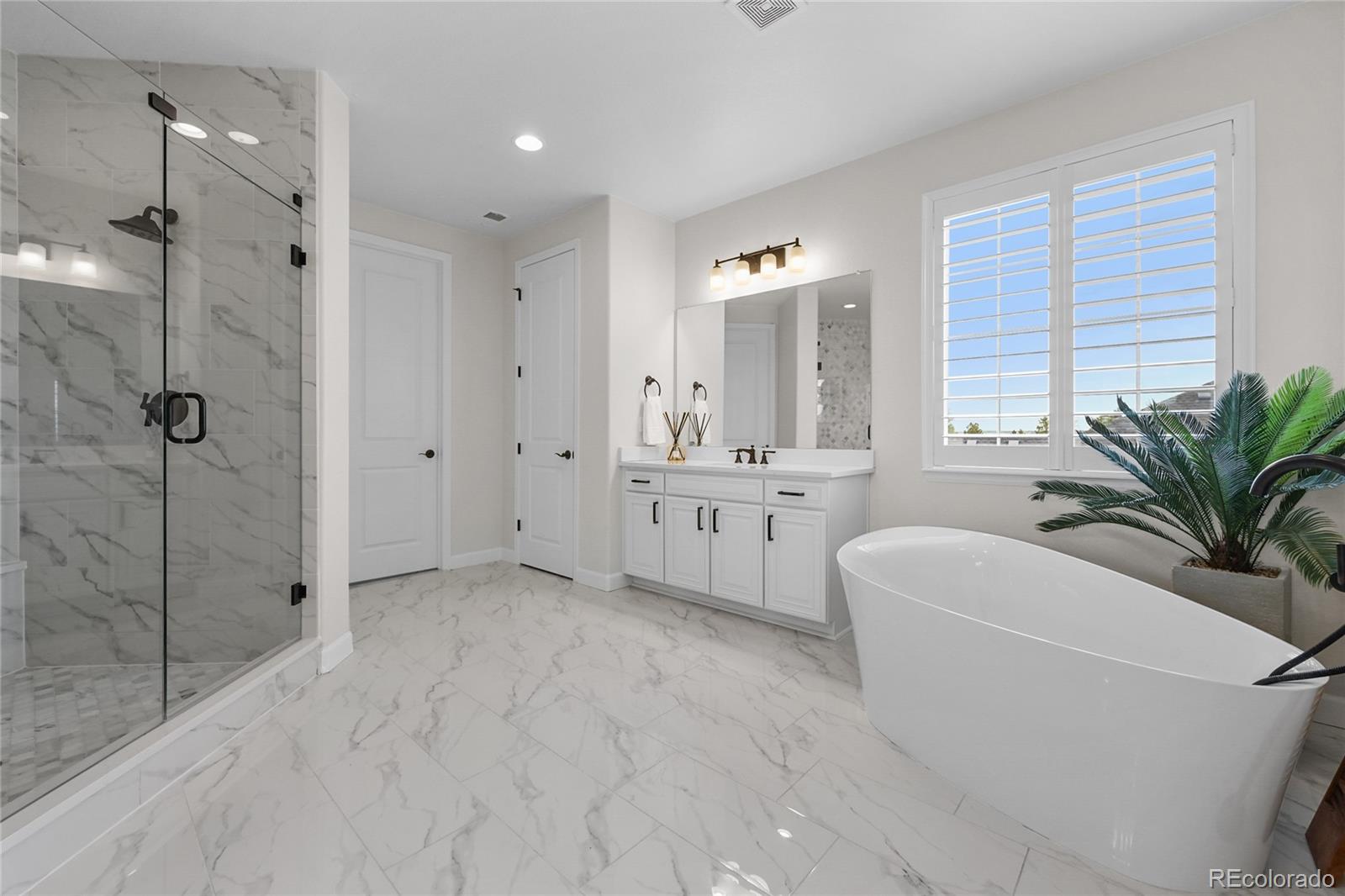 5625 Heritage Oak Drive