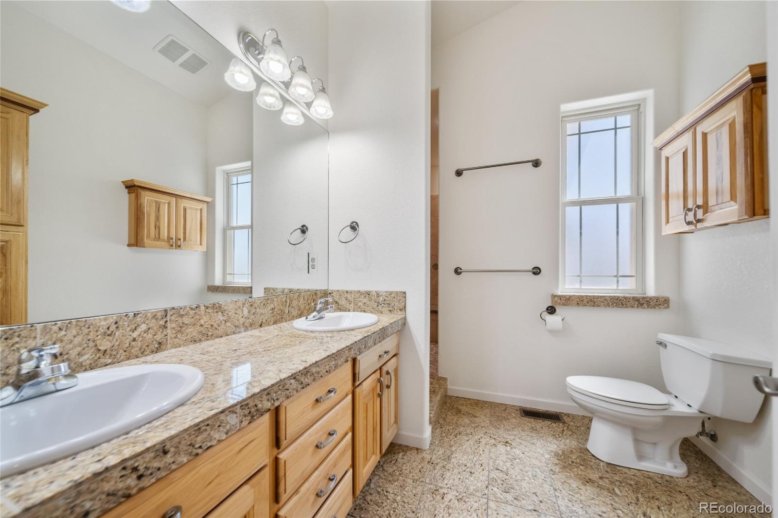 61 Lakeview Circle