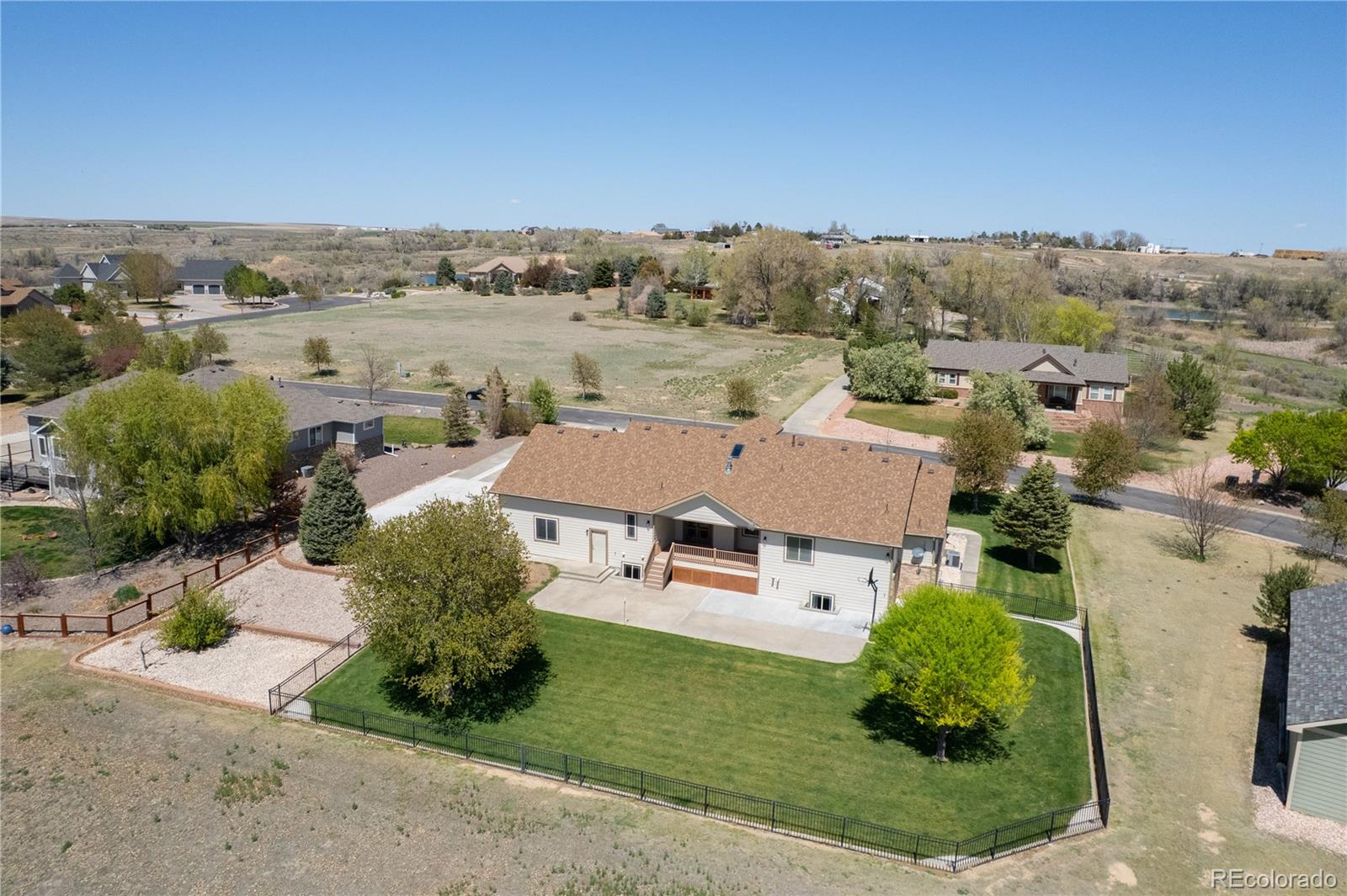 61 Lakeview Circle