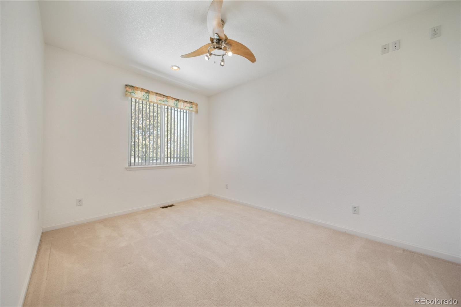 61 Lakeview Circle