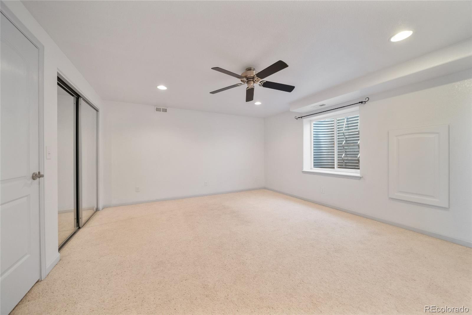 61 Lakeview Circle