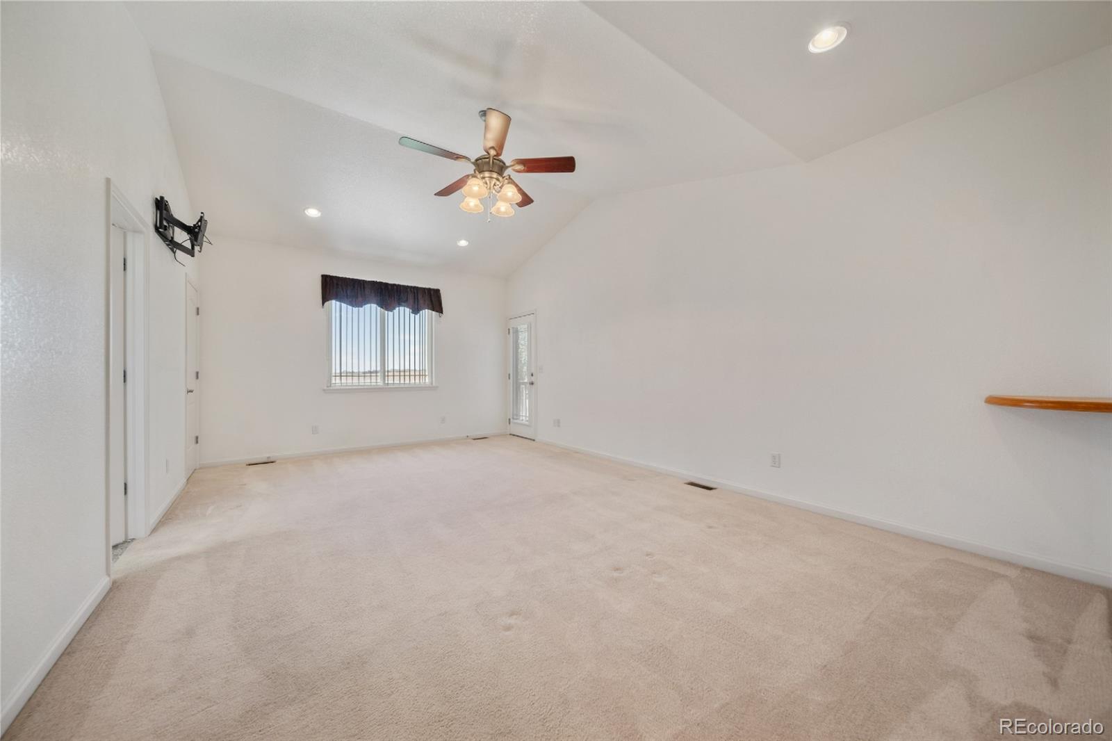 61 Lakeview Circle