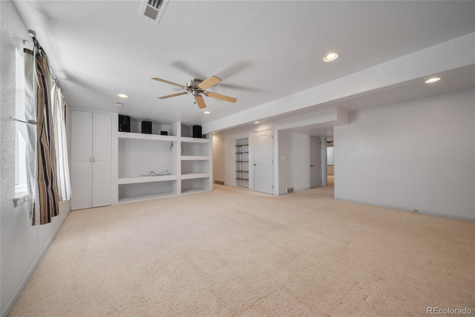 61 Lakeview Circle
