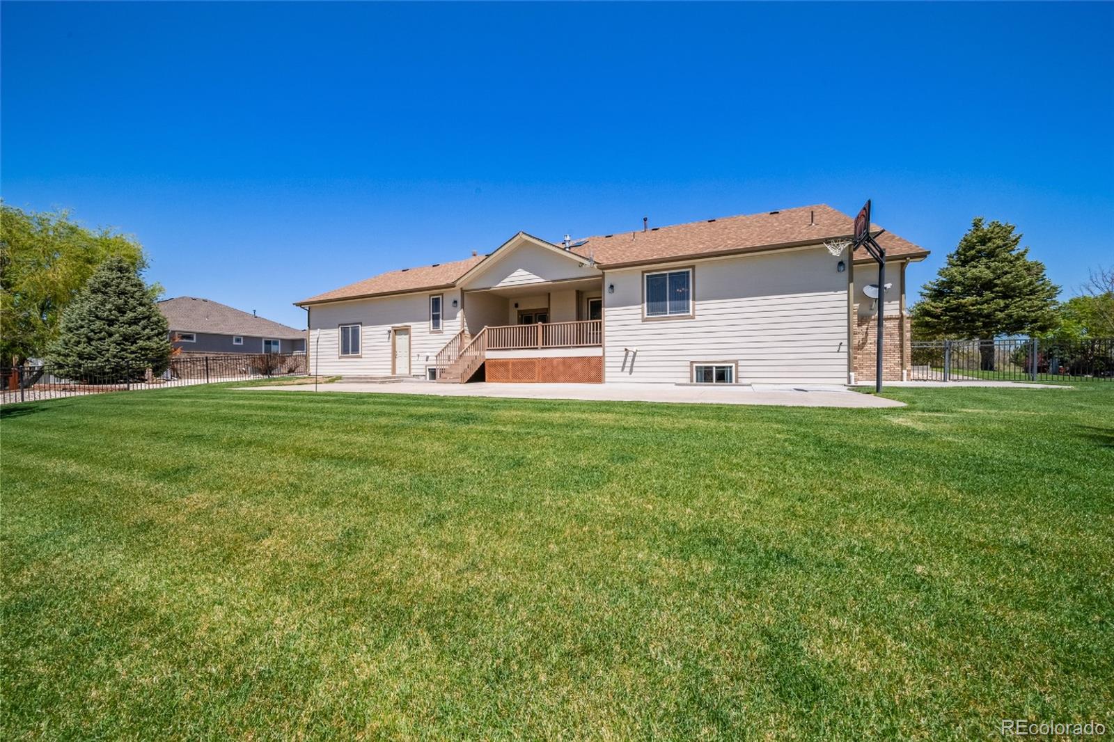 61 Lakeview Circle