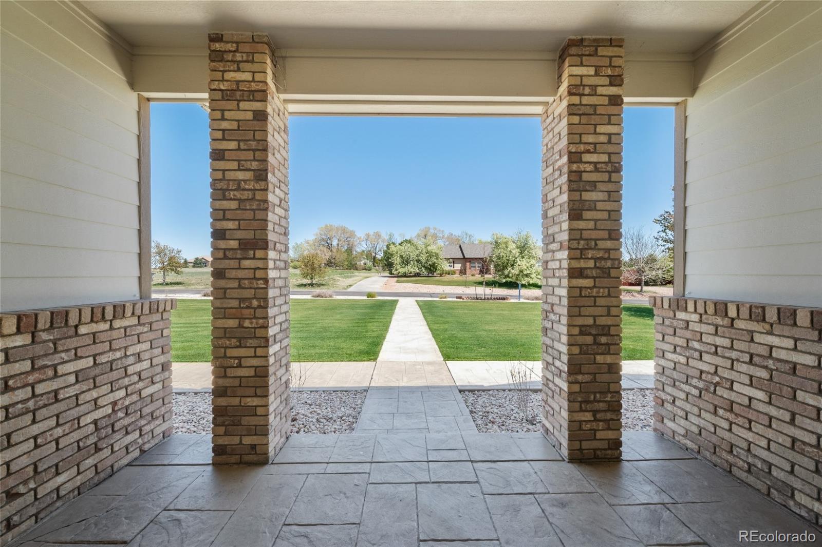 61 Lakeview Circle