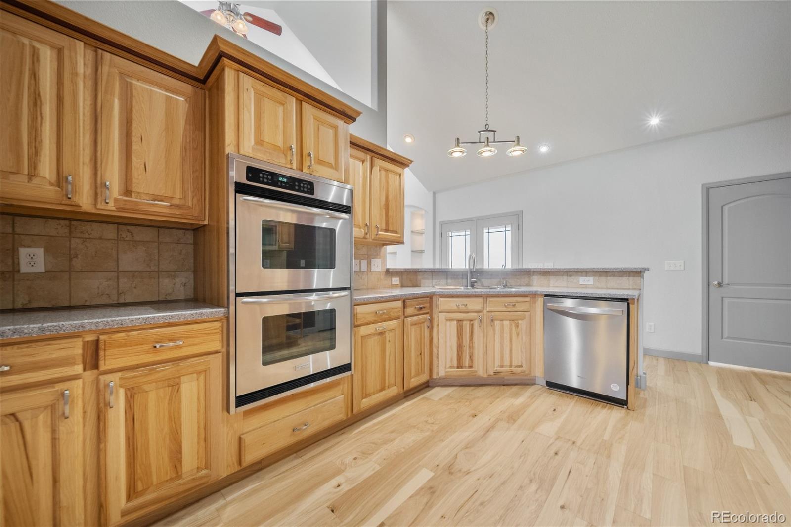 61 Lakeview Circle