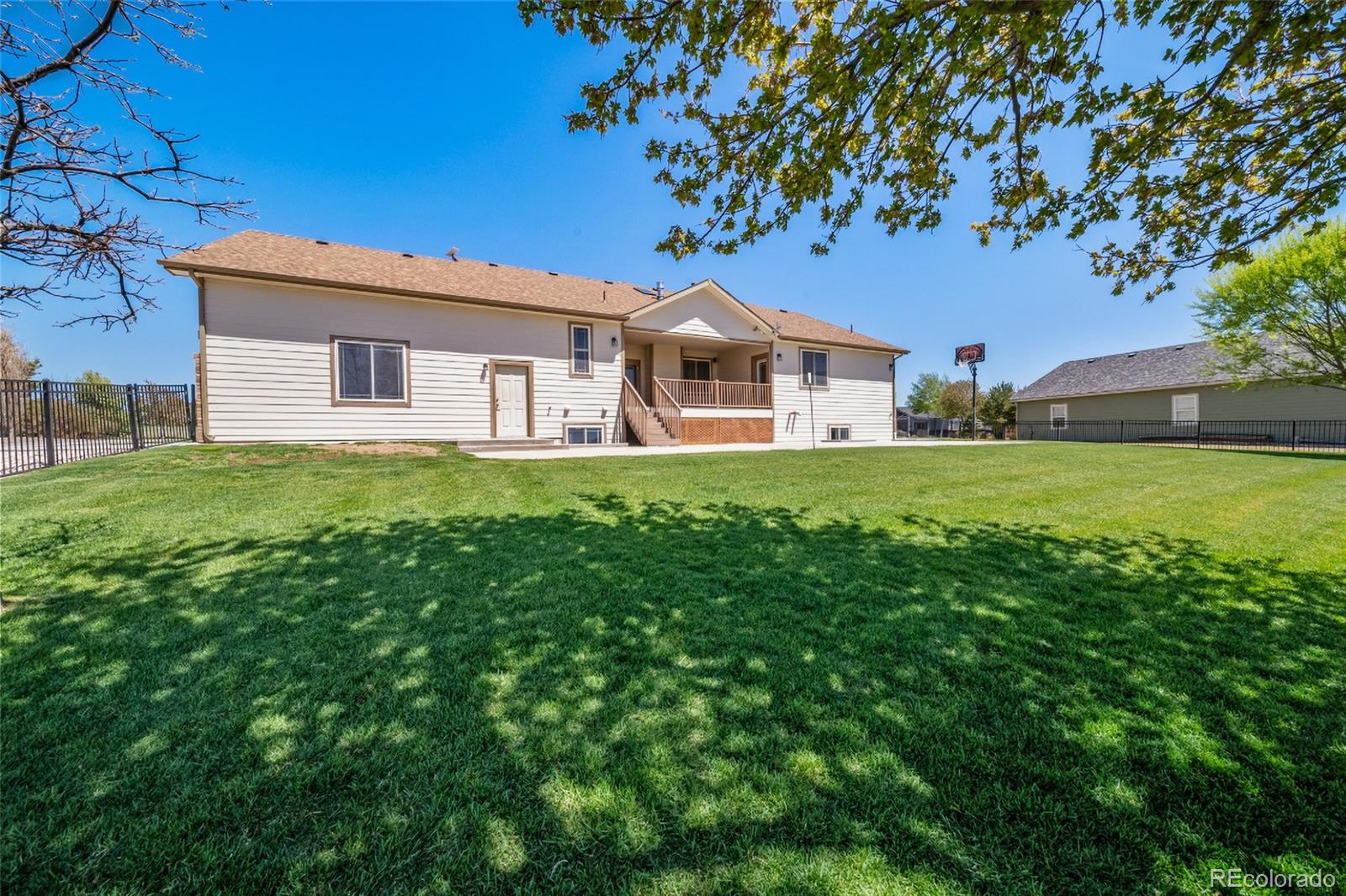 61 Lakeview Circle