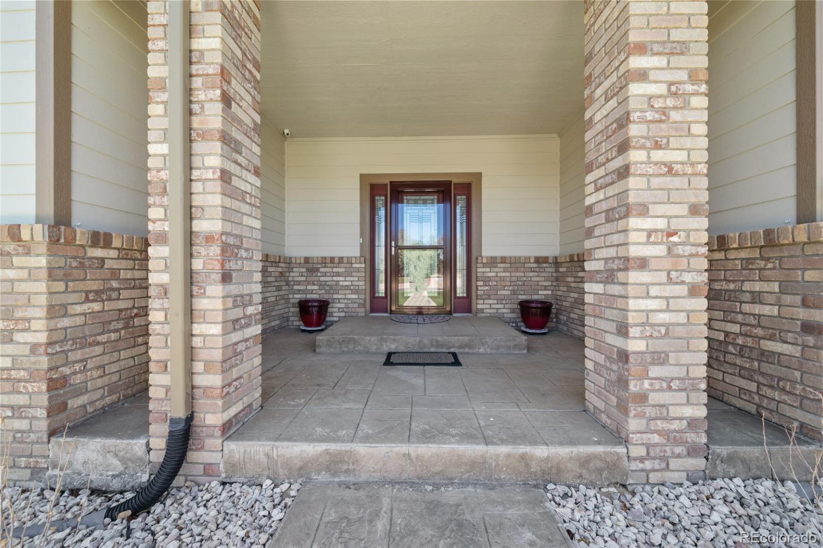 61 Lakeview Circle