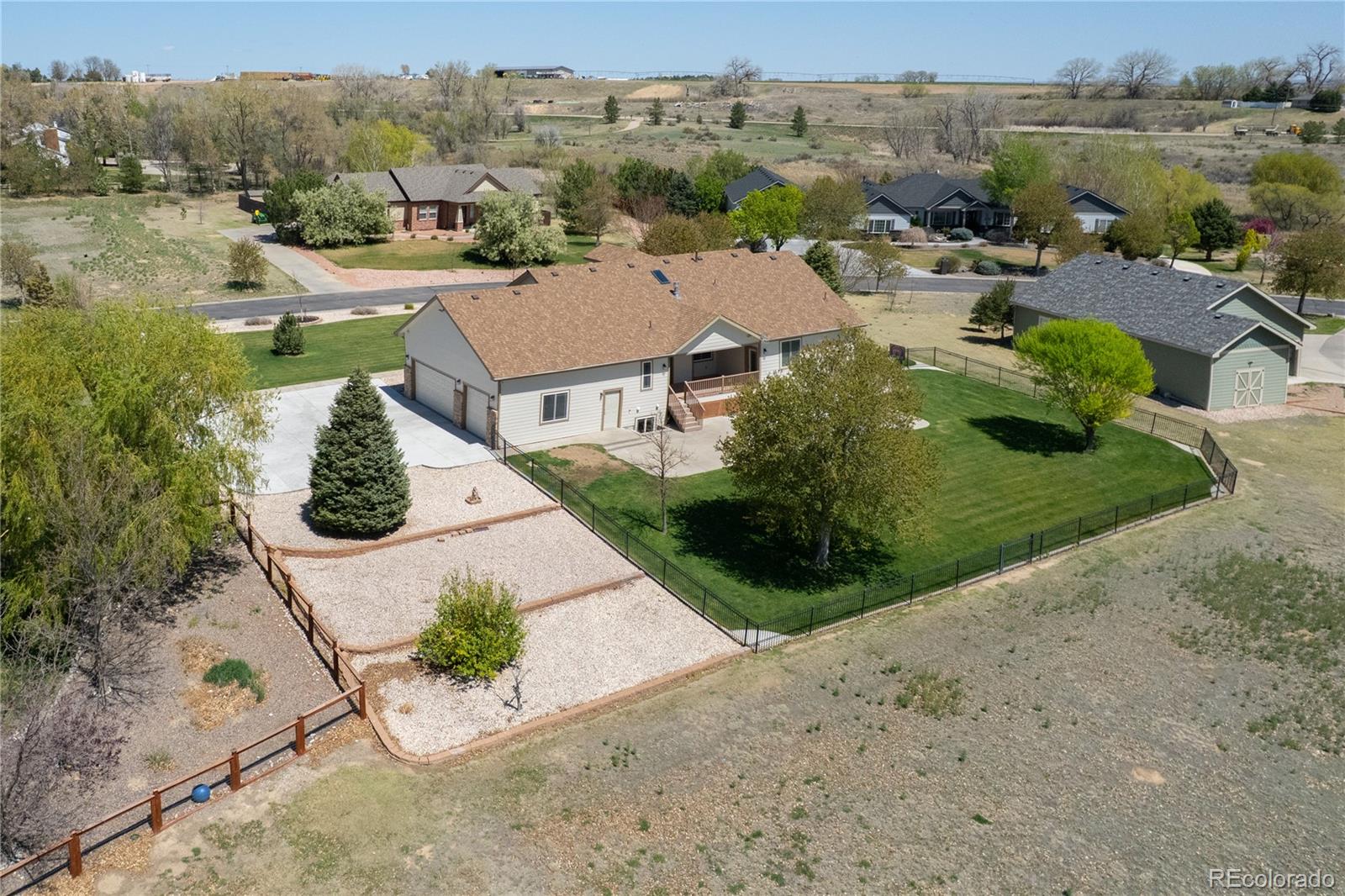 61 Lakeview Circle