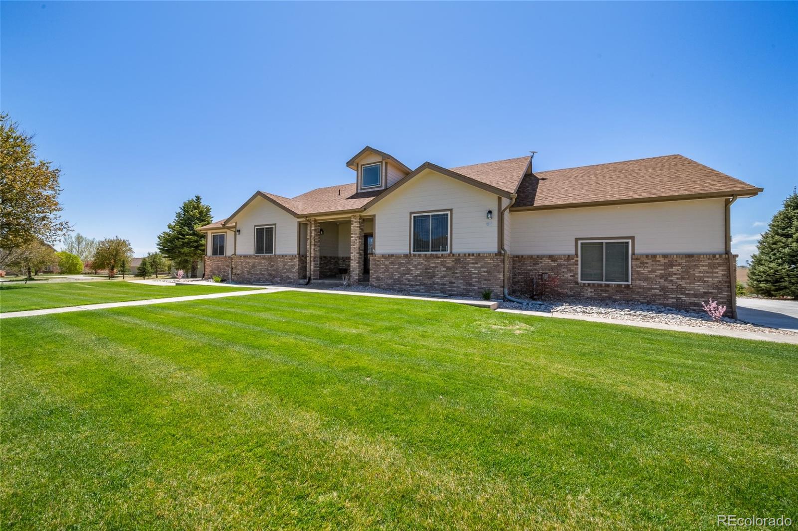 61 Lakeview Circle