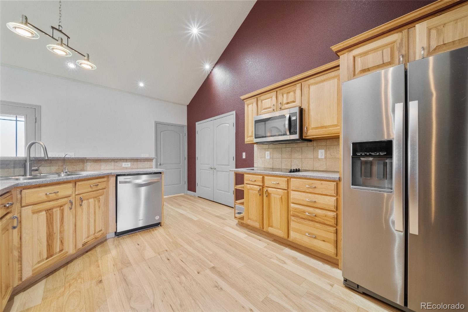 61 Lakeview Circle
