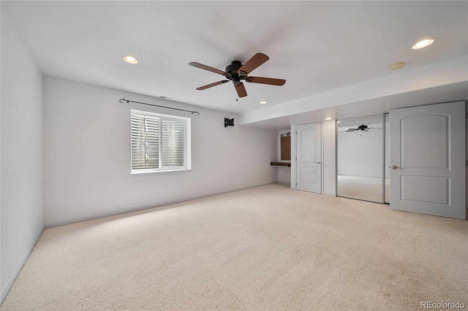 61 Lakeview Circle