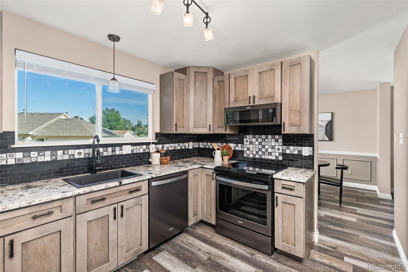325 S 33rd Avenue