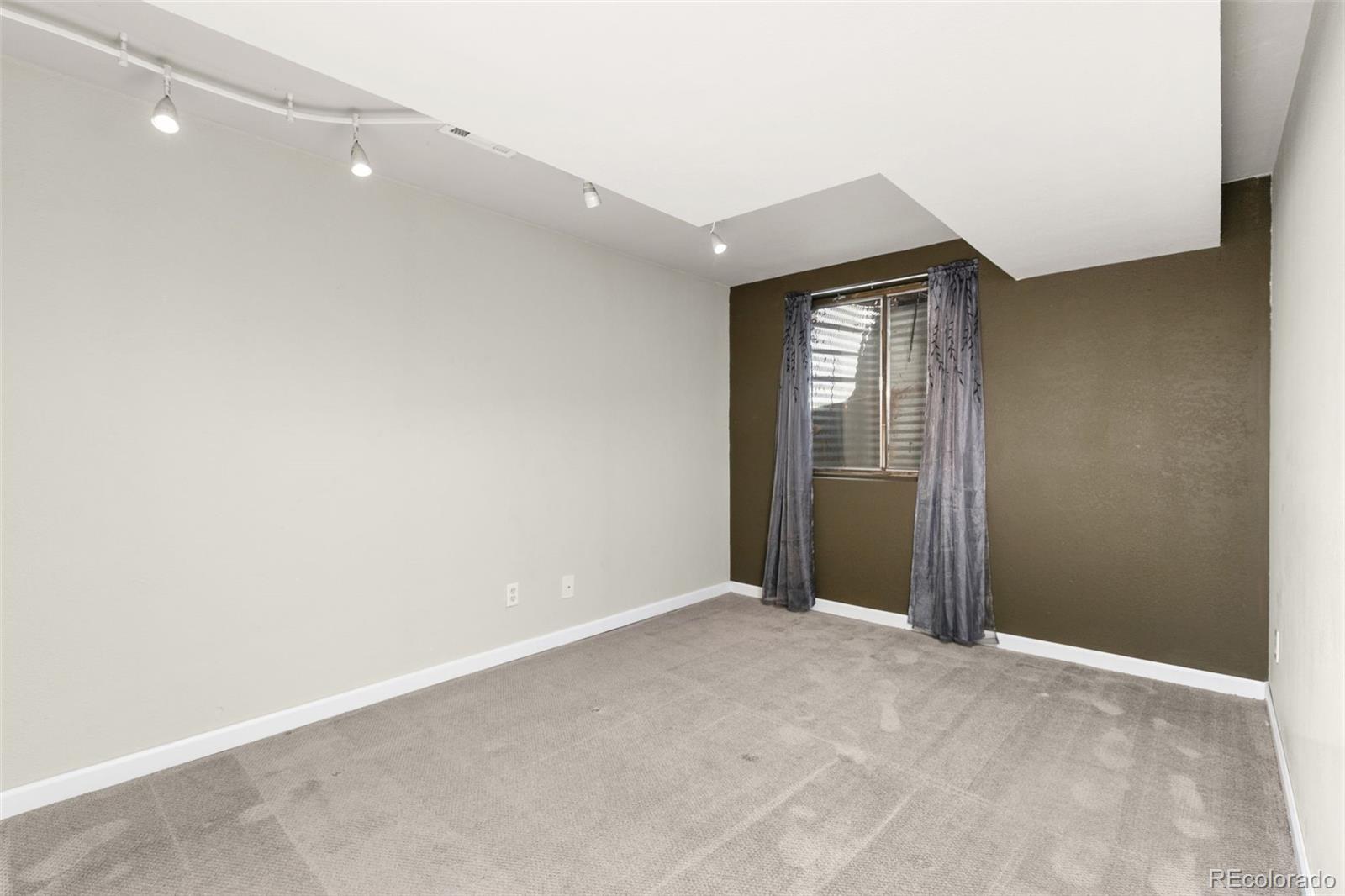 325 S 33rd Avenue