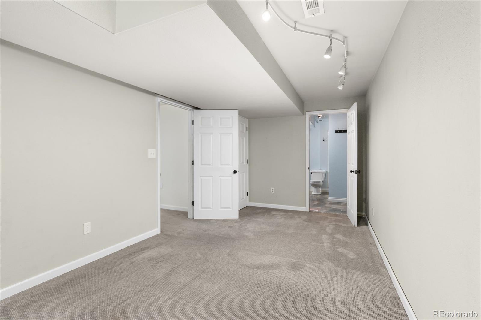 325 S 33rd Avenue