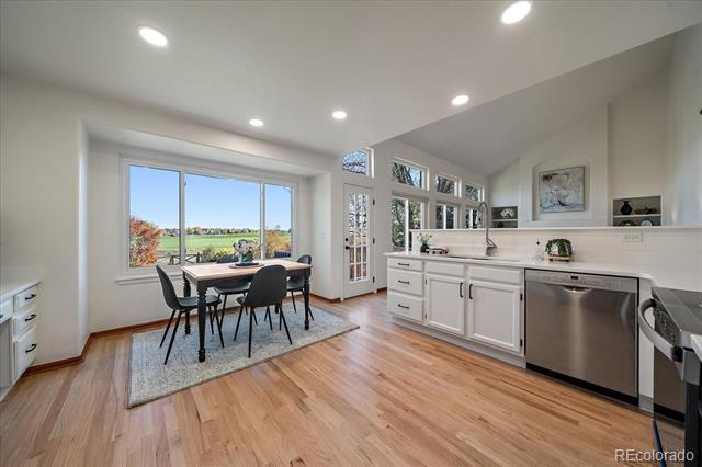 2511 W 108th Place